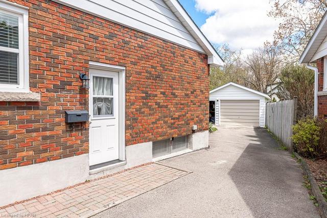 17 Glastonbury Drive, House detached with 4 bedrooms, 1 bathrooms and 8 parking in Stratford ON | Image 43
