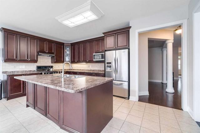 7 Daylilly Terr, House detached with 5 bedrooms, 5 bathrooms and 4 parking in Brampton ON | Image 8