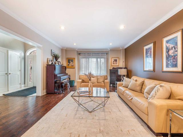 39 Corwin Cres, House detached with 5 bedrooms, 6 bathrooms and 4 parking in Toronto ON | Image 37