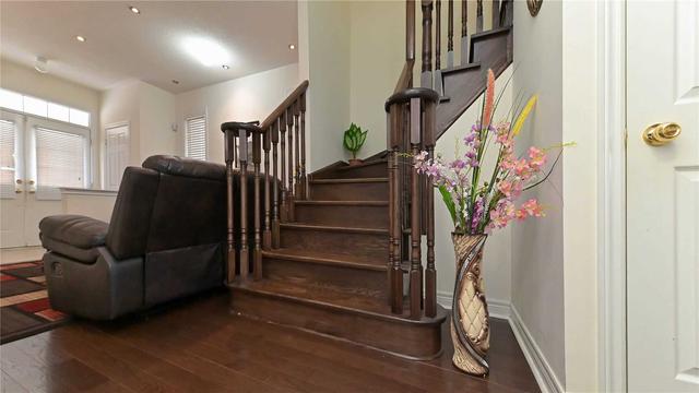 14 Gower Cres, House semidetached with 3 bedrooms, 4 bathrooms and 4 parking in Brampton ON | Image 2