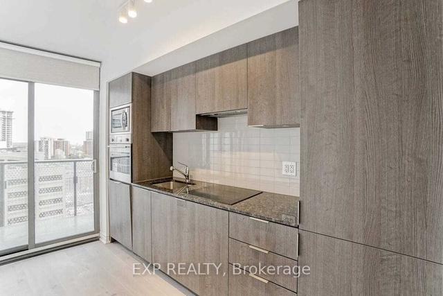 1212 - 11 Wellesley St W, Condo with 0 bedrooms, 1 bathrooms and 0 parking in Toronto ON | Image 9