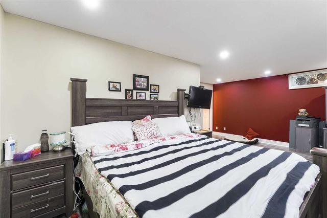 8 Panda Lane, House detached with 3 bedrooms, 4 bathrooms and 4 parking in Brampton ON | Image 6