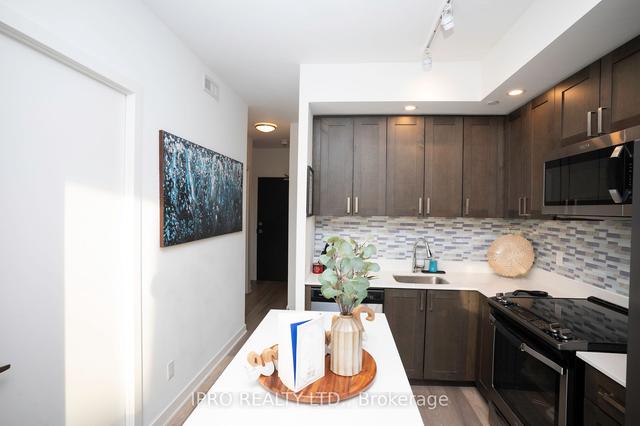 b301 - 5240 Dundas St, Condo with 2 bedrooms, 2 bathrooms and 1 parking in Burlington ON | Image 5