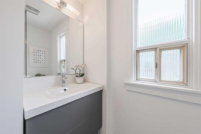 230 Milverton Blvd, House semidetached with 3 bedrooms, 2 bathrooms and 1 parking in Toronto ON | Image 5