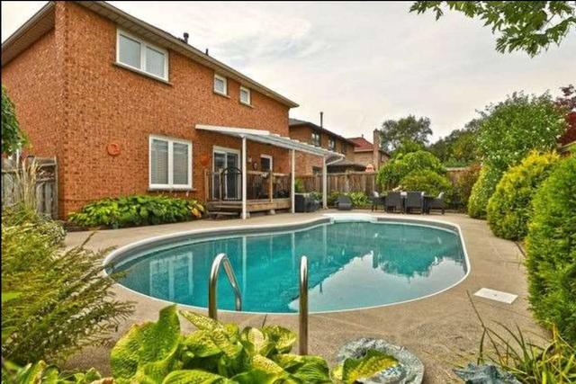 93 Waldie Rd, House detached with 4 bedrooms, 4 bathrooms and 4 parking in Oakville ON | Image 36