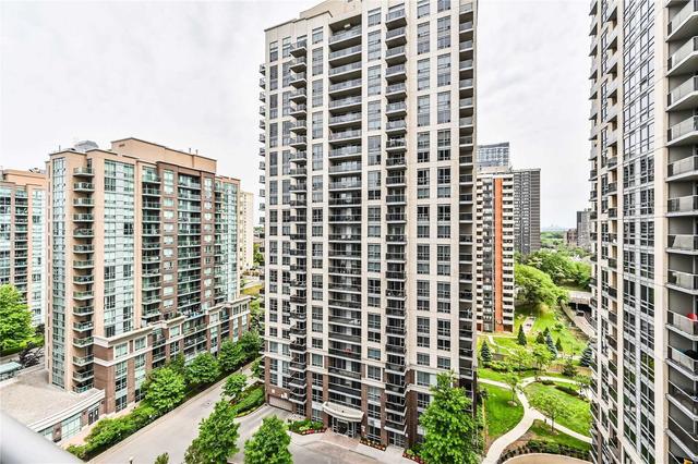 1202 - 1 Michael Power Pl, Condo with 1 bedrooms, 1 bathrooms and 1 parking in Toronto ON | Image 6