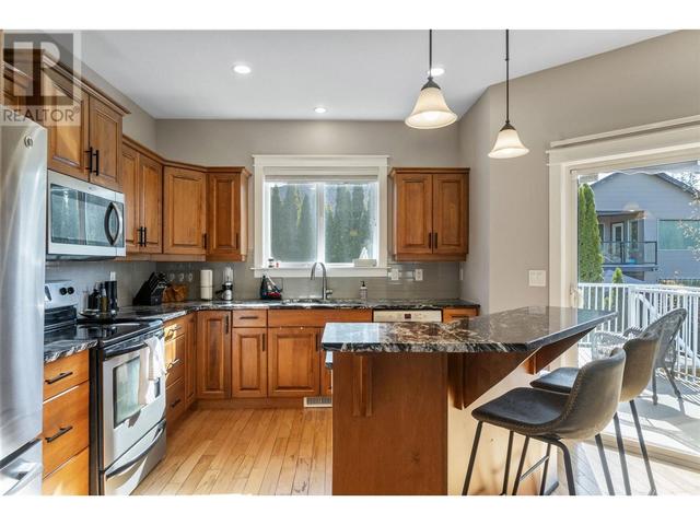 1770 23 Street Ne, House detached with 5 bedrooms, 3 bathrooms and 2 parking in Salmon Arm BC | Image 13