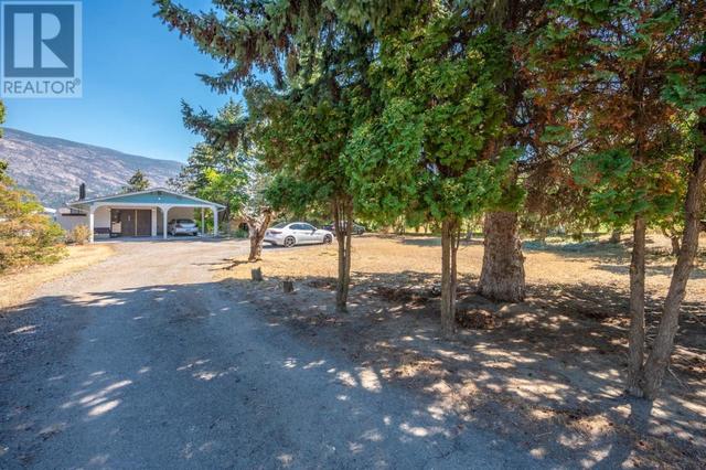 694 Pineview Drive, House detached with 3 bedrooms, 1 bathrooms and 6 parking in Okanagan Similkameen I BC | Image 21