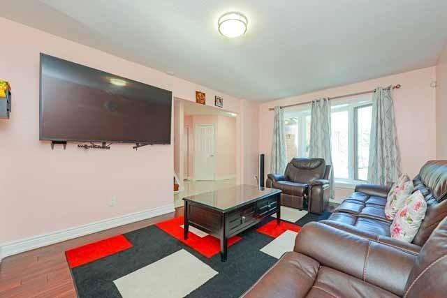 2 Myrtle Crt, House detached with 3 bedrooms, 4 bathrooms and 4 parking in Brampton ON | Image 11