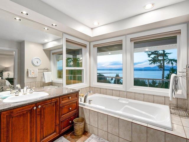 12929 Crescent Road, House detached with 8 bedrooms, 6 bathrooms and 12 parking in Surrey BC | Image 20