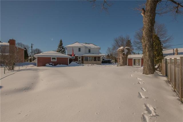 1233 Caswell Crescent, House detached with 4 bedrooms, 2 bathrooms and 8 parking in Cornwall ON | Image 2