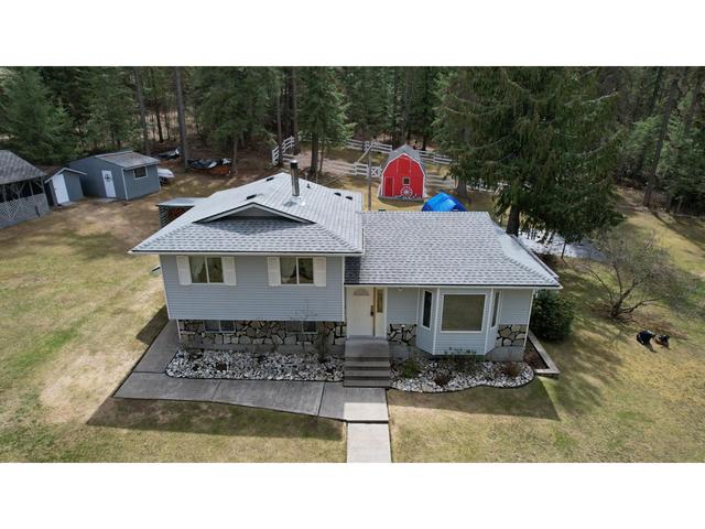 4521 - 49 Creek Road, House detached with 3 bedrooms, 2 bathrooms and null parking in Central Kootenay E BC | Image 1