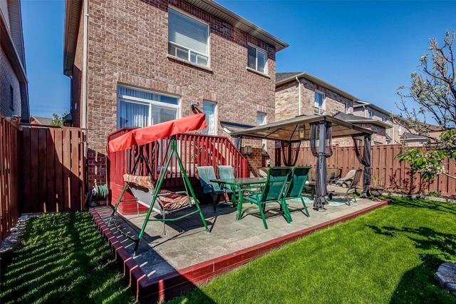 27 Village Lake Cres, House detached with 3 bedrooms, 4 bathrooms and 6 parking in Brampton ON | Image 30