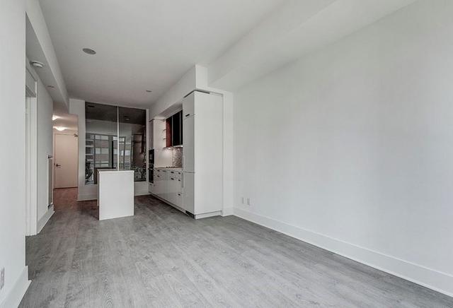 605 - 32 Davenport Rd W, Condo with 2 bedrooms, 2 bathrooms and 1 parking in Toronto ON | Image 8