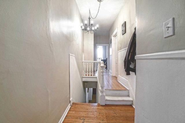 174 Lisgar St, House semidetached with 4 bedrooms, 2 bathrooms and 2 parking in Toronto ON | Image 6