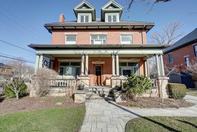 29 Bower St, House detached with 6 bedrooms, 2 bathrooms and 5 parking in Halton Hills ON | Image 1