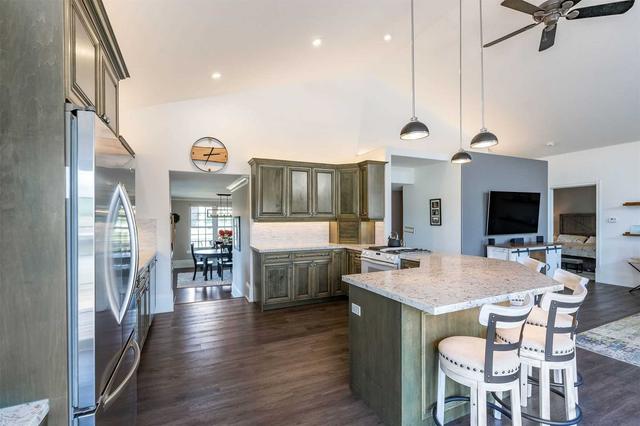 2071 Line 1 N, House detached with 3 bedrooms, 3 bathrooms and 32 parking in Oro Medonte ON | Image 3