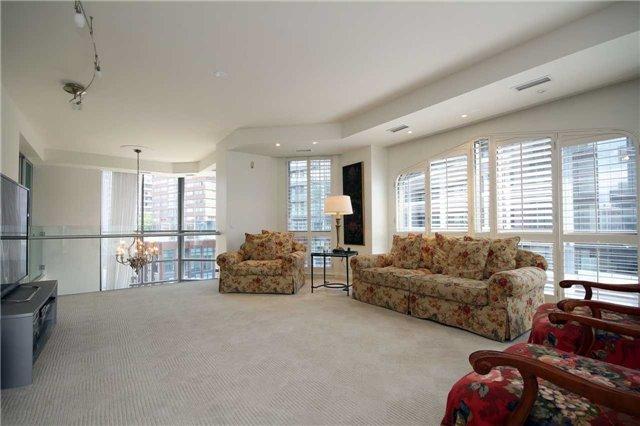508 - 3 Mcalpine St, Condo with 3 bedrooms, 4 bathrooms and 2 parking in Toronto ON | Image 9