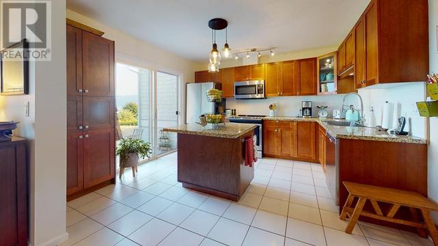 1516 Thompson Road, House detached with 3 bedrooms, 3 bathrooms and 4 parking in Sunshine Coast F BC | Image 6