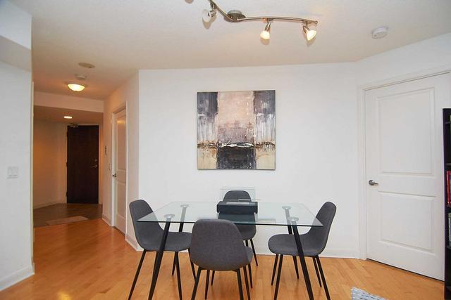 2010 - 235 Sherway Gardens Rd, Condo with 2 bedrooms, 2 bathrooms and 1 parking in Toronto ON | Image 2