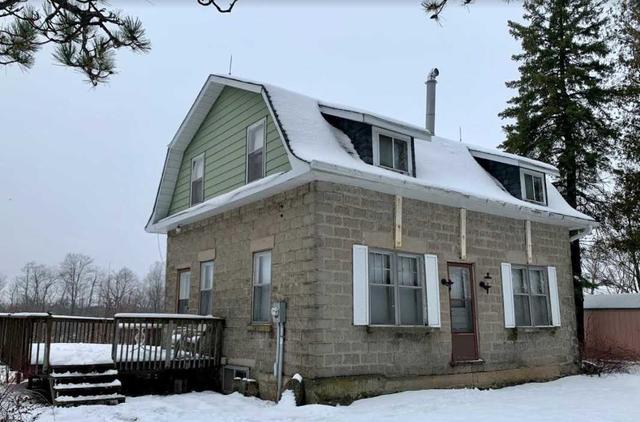 196300 Grey Road 7 Rd, House detached with 2 bedrooms, 1 bathrooms and 8 parking in Meaford ON | Image 3