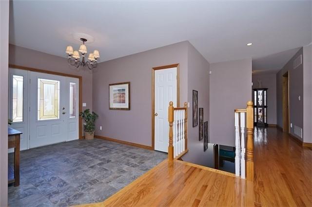 80 Grouse Crt, House detached with 3 bedrooms, 4 bathrooms and 10 parking in Whitby ON | Image 2
