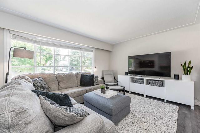 52 Glenburnie Dr, House detached with 3 bedrooms, 1 bathrooms and 3 parking in Guelph ON | Image 32