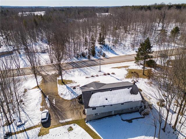702851 Sideroad 5, House detached with 4 bedrooms, 2 bathrooms and 6 parking in Chatsworth ON | Image 34