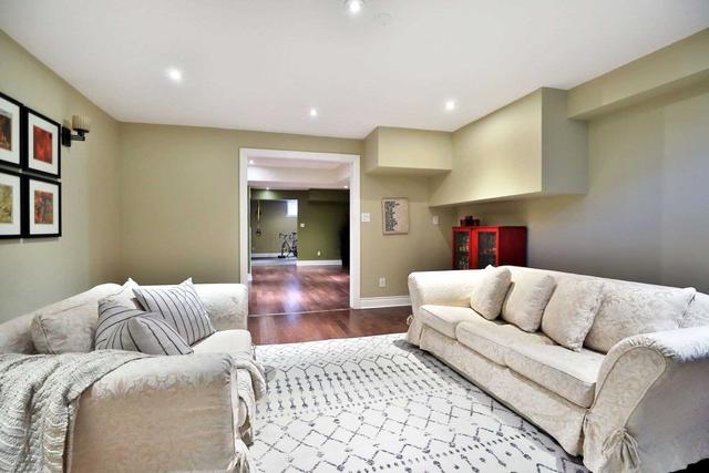 1717 Chesbro Crt, House detached with 6 bedrooms, 6 bathrooms and 6 parking in Mississauga ON | Image 25