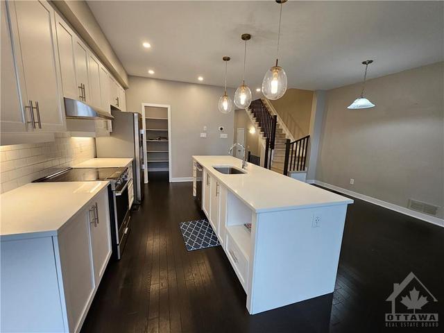 424 Markdale Terrace, Townhouse with 3 bedrooms, 3 bathrooms and 3 parking in Ottawa ON | Image 12