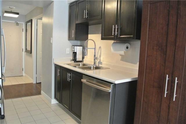1002 - 330 Rathburn Rd W, Condo with 2 bedrooms, 2 bathrooms and 1 parking in Mississauga ON | Image 4