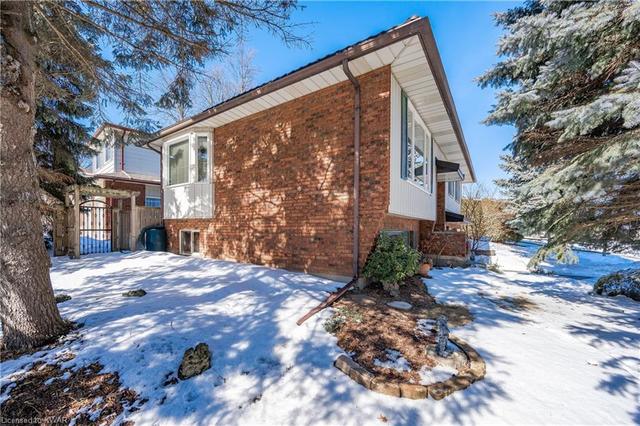 123 Sandsprings Crescent, House detached with 3 bedrooms, 2 bathrooms and 4 parking in Kitchener ON | Image 45