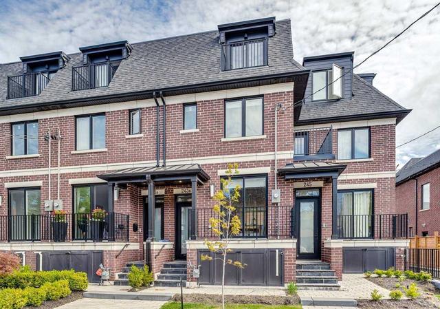 b - 243 Lytton Blvd, House attached with 3 bedrooms, 3 bathrooms and 2 parking in Toronto ON | Image 12