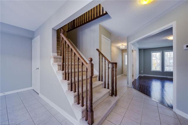 8 Beatrice Lane, House attached with 3 bedrooms, 2 bathrooms and 3 parking in Barrie ON | Image 10