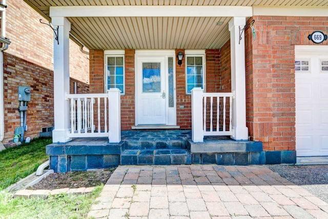 669 Thompson Rd S, House semidetached with 3 bedrooms, 4 bathrooms and 3 parking in Milton ON | Image 23