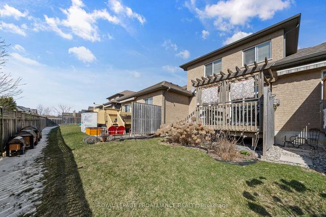 39 Princeton Pl, House attached with 3 bedrooms, 3 bathrooms and 3 parking in Belleville ON | Image 30