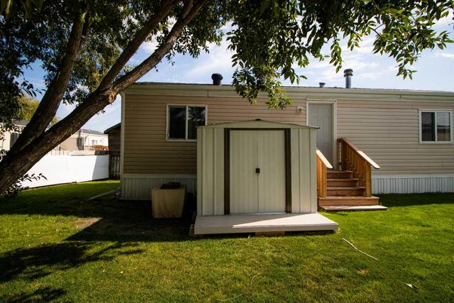 221 - 5344 76 Street, Home with 3 bedrooms, 1 bathrooms and 2 parking in Red Deer AB | Image 16