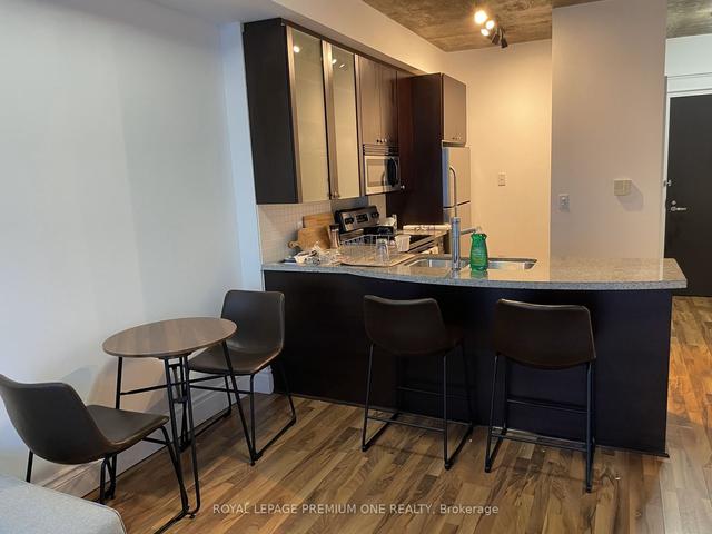 704 - 1005 King St W, Condo with 1 bedrooms, 1 bathrooms and 0 parking in Toronto ON | Image 3