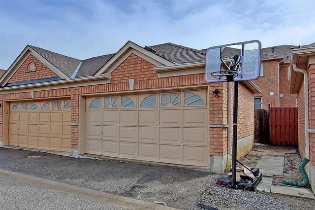 702 Castlemore Ave, House attached with 3 bedrooms, 3 bathrooms and 3 parking in Markham ON | Image 15