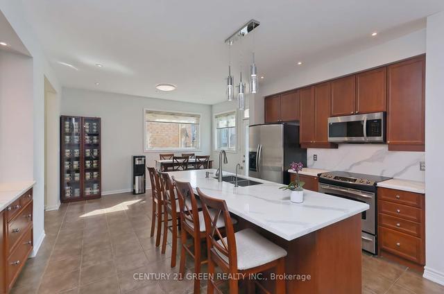 39 Clamerten Rd, House detached with 4 bedrooms, 4 bathrooms and 6 parking in Whitchurch Stouffville ON | Image 5
