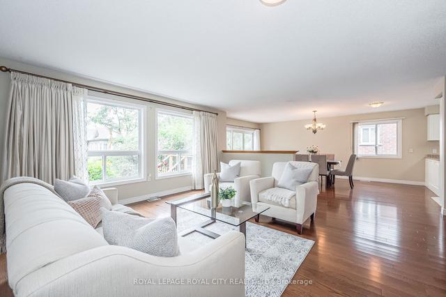 24 Beechlawn Blvd, Home with 2 bedrooms, 3 bathrooms and 3 parking in Guelph ON | Image 3