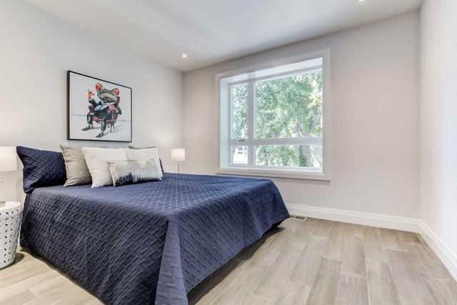 41 Caroline Ave, House semidetached with 3 bedrooms, 3 bathrooms and 2 parking in Toronto ON | Image 15