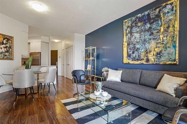 412 - 25 Fontenay Crt, Condo with 2 bedrooms, 2 bathrooms and 1 parking in Toronto ON | Image 2