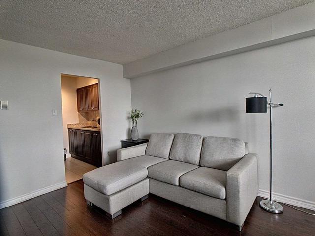 207 - 940 Caledonia Rd, Condo with 3 bedrooms, 1 bathrooms and 1 parking in Toronto ON | Image 8
