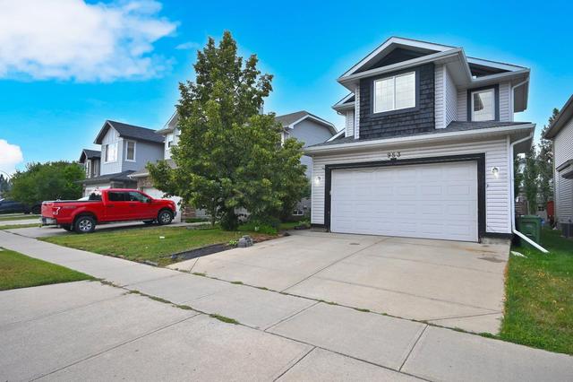 953 Cranston Drive Se, House detached with 4 bedrooms, 3 bathrooms and 6 parking in Calgary AB | Image 3