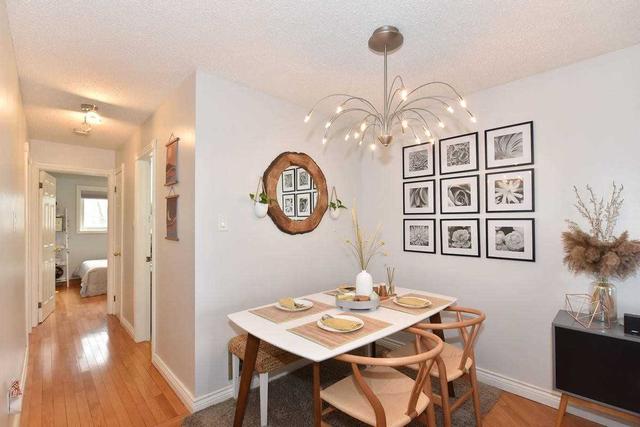 102 Comrie Terr, House detached with 2 bedrooms, 2 bathrooms and 2 parking in Toronto ON | Image 2