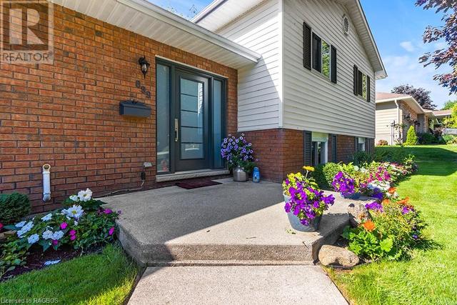 699 20th Street W, House detached with 3 bedrooms, 2 bathrooms and 6 parking in Owen Sound ON | Image 3