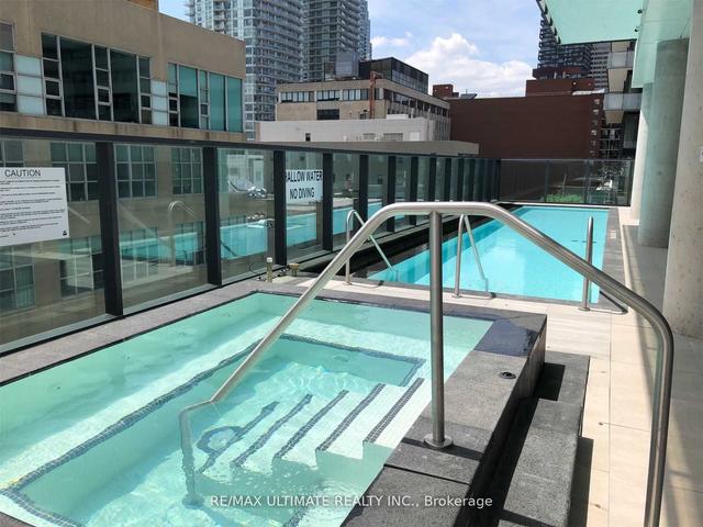 3007 - 185 Roehampton Ave, Condo with 1 bedrooms, 1 bathrooms and 0 parking in Toronto ON | Image 3