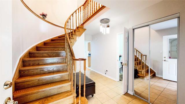 116 Northolt Cres, House detached with 4 bedrooms, 5 bathrooms and 4 parking in Markham ON | Image 2