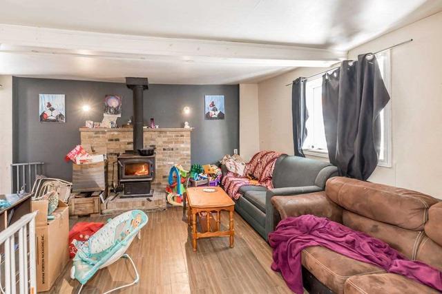 945 Yonge St, House detached with 2 bedrooms, 1 bathrooms and 7 parking in Barrie ON | Image 8
